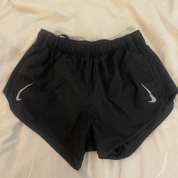 Nike Women's Black Athletic Shorts - Picture 1 of 3